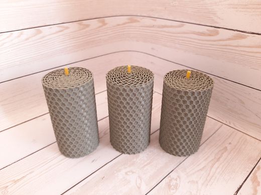 Набір воскових свічок з вощини сірого кольору Zigrivay (8,5х4,5см) 3 шт